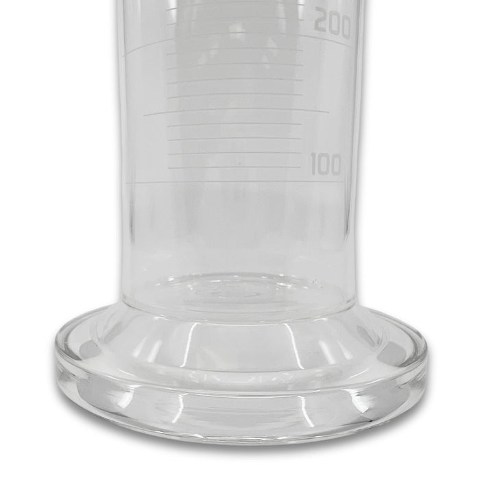 Eisco Labs - Graduated Measuring Cylinder, 1000mL Capacity, Class B, Borosilicate Glass with Round Base and Spout, White Graduations - Scientific Labware for Chemistry, Research, and Educational Use